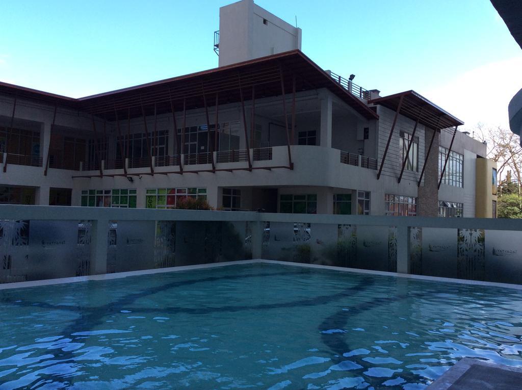 Mary'S Crib Cityland Prime Tagaytay With Free Wifi & Swimming Tagaytay City Екстер'єр фото